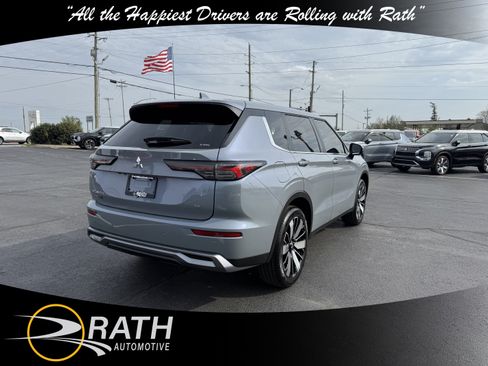 New 2026 Mitsubishi Outlander SE image 9