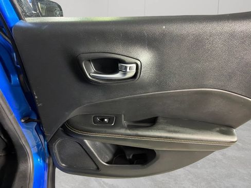 Used 2020 Jeep Compass Latitude FWD image 33