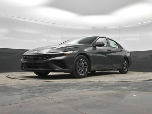 New 2026 Hyundai Elantra Blue image 34