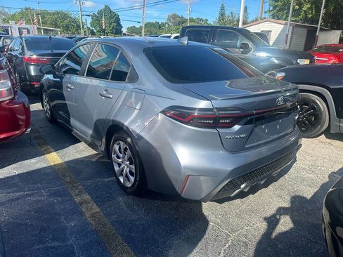 Used 2020 Toyota Corolla SE FWD image 3
