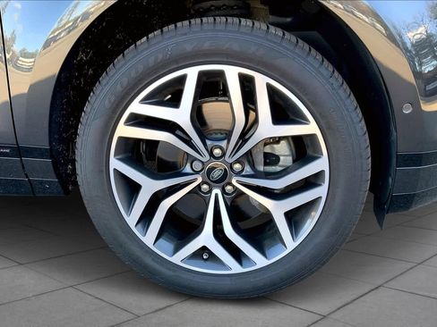 Used 2020 Land Rover Range Rover Evoque R-Dynamic HSE image 11