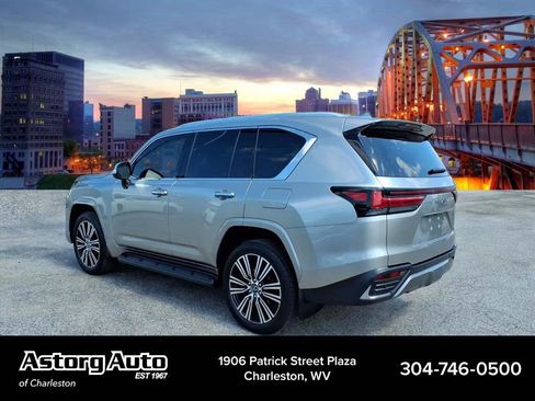 Used 2024 Lexus LX 600 4WD w/ Luxury Package image 5