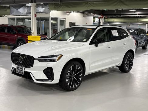 Used 2026 Volvo XC60 B5 Ultra w/ Climate Package AWD/4WD image 5