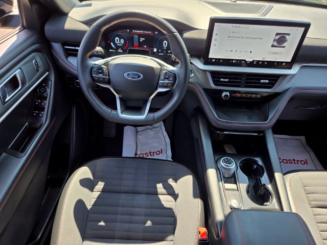 Used 2025 Ford Explorer ST-Line w/ ST-Line Street Pack AWD/4WD image 14