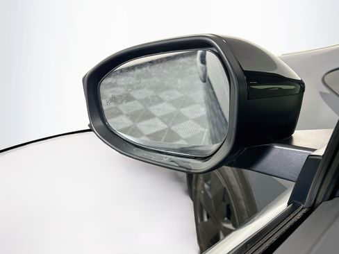 Used 2025 Toyota Prius LE FWD image 16