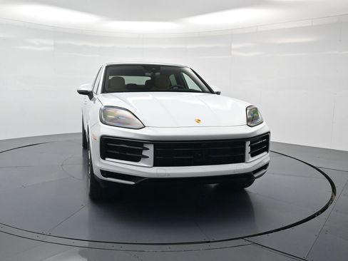 Certified 2026 Porsche Cayenne Coupe image 33