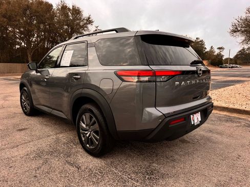Used 2024 Nissan Pathfinder SV FWD image 6