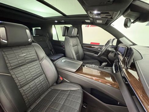 Used 2022 Cadillac Escalade Sport Platinum AWD/4WD image 41