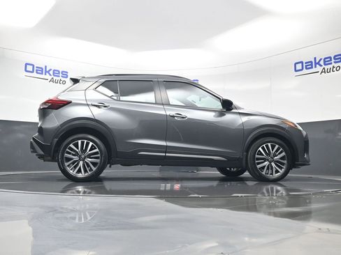 Used 2023 Nissan Kicks SR w/ SR Premium Package image 43