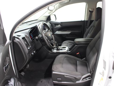 Used 2020 Chevrolet Colorado LT w/ LT Convenience Package AWD/4WD image 3