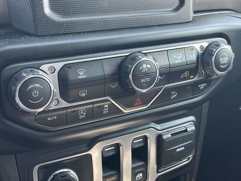 Used 2020 Jeep Wrangler Sport AWD/4WD image 27