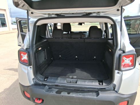 Used 2015 Jeep Renegade Trailhawk AWD/4WD image 11