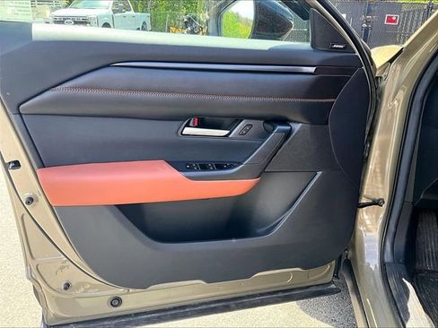 Used 2025 MAZDA CX-50 Meridian Edition w/ Apex Package AWD/4WD image 19