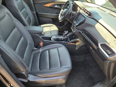 Used 2023 Chevrolet TrailBlazer ACTIV w/ Convenience Package FWD image 3
