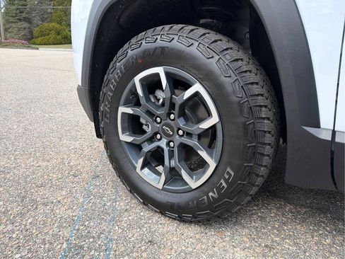 New 2026 Chevrolet Equinox ACTIV image 25