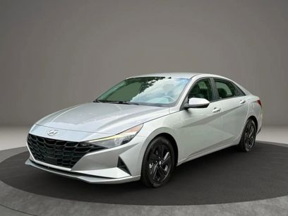 Used 2021 Hyundai Elantra SEL w/ Convenience Package