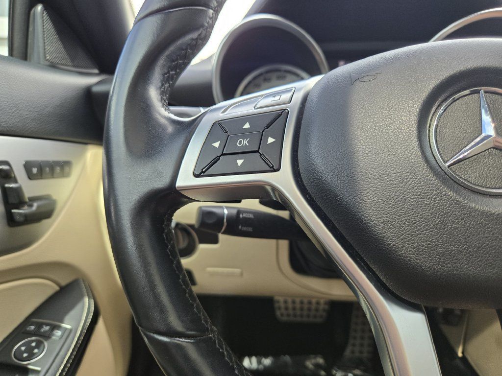 Used 2014 Mercedes-Benz SLK 250 image 27