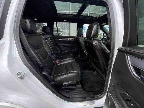 Certified 2024 Cadillac XT6 Luxury w/ LPO, Floor Liner Package AWD/4WD image 27
