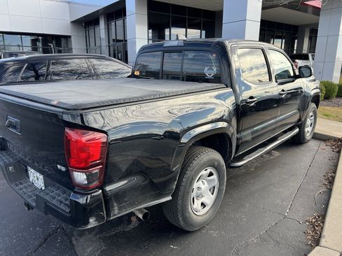 Used 2021 Toyota Tacoma SR image 4