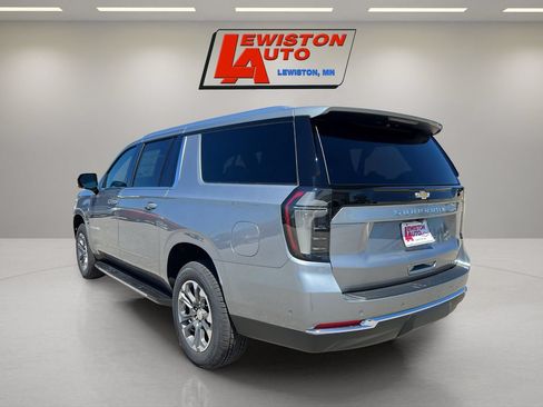 New 2026 Chevrolet Suburban LT w/ Comfort Package AWD/4WD image 11