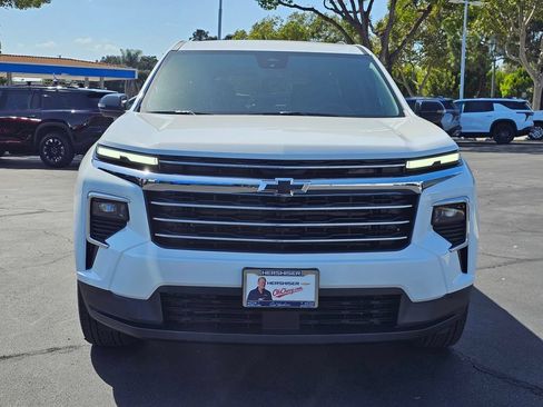New 2026 Chevrolet Traverse LT w/ Driver Confidence Package FWD image 2