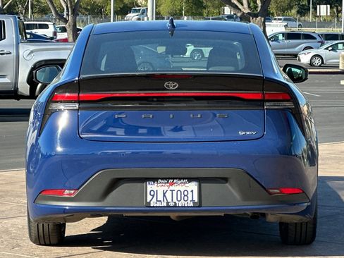 Used 2024 Toyota Prius LE FWD image 5