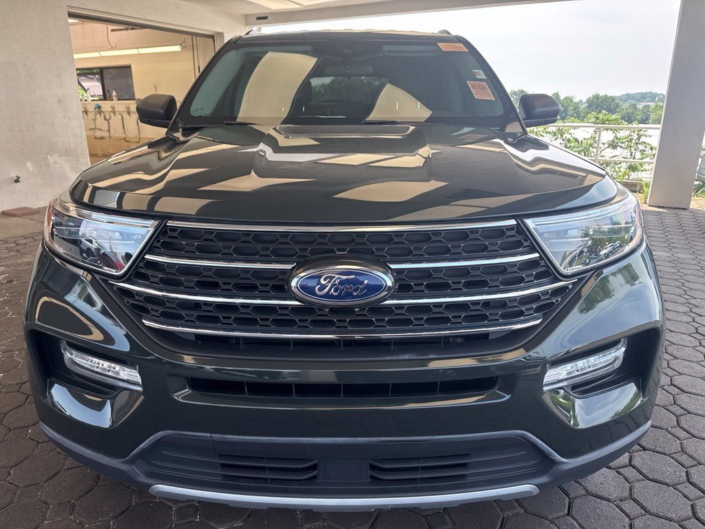Certified 2023 Ford Explorer XLT AWD/4WD image 2