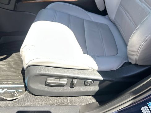 Used 2022 Honda CR-V Touring image 29