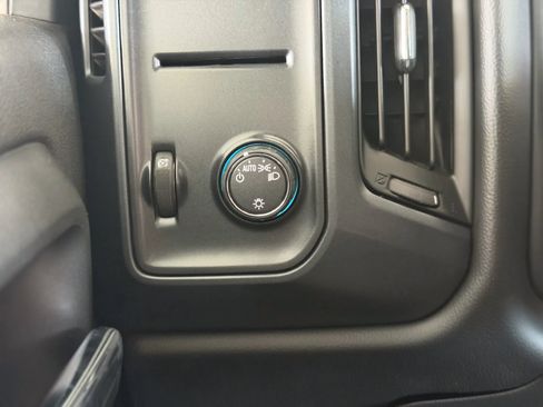 Used 2017 Chevrolet Silverado 1500 W/T AWD/4WD image 32