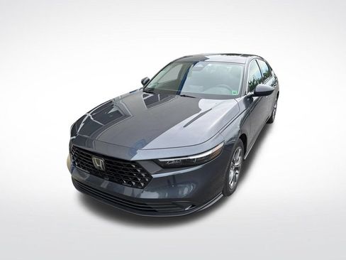 Used 2023 Honda Accord EX image 3
