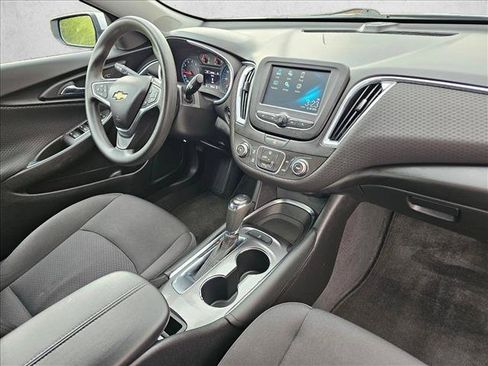 Used 2018 Chevrolet Malibu LT FWD image 11