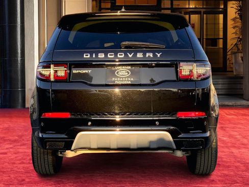 Used 2024 Land Rover Discovery Sport S image 4
