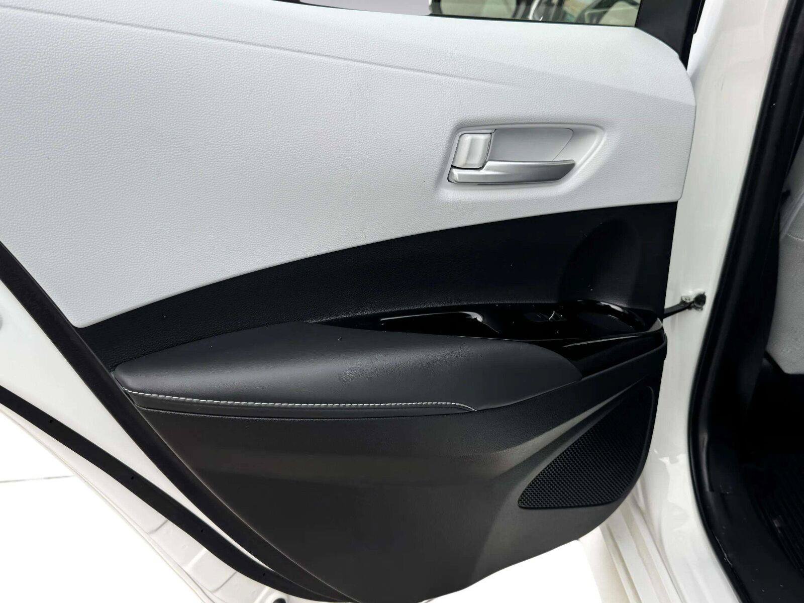 Used 2024 Toyota Corolla SE FWD image 29