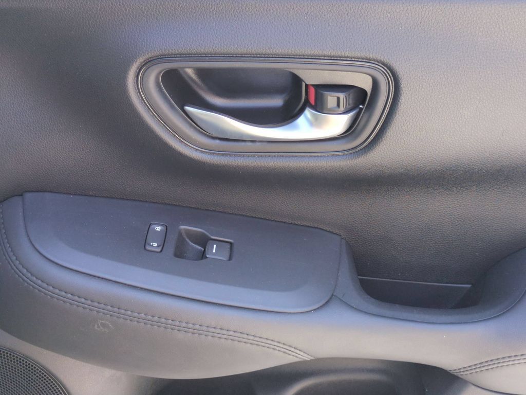 Used 2025 Honda HR-V LX image 33