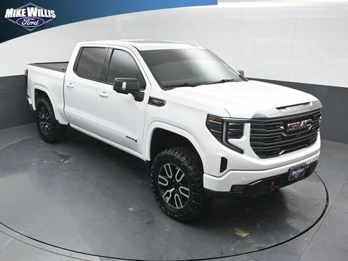 Used 2022 GMC Sierra 1500 AT4 w/ AT4 Premium Package AWD/4WD image 9