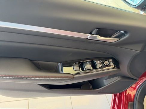 New 2025 Nissan Altima 2.5 SR w/ SR Premium Package image 17