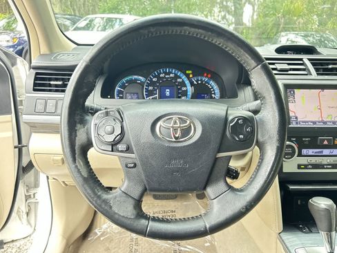 Used 2014 Toyota Camry XLE w/ Leather Package FWD image 16