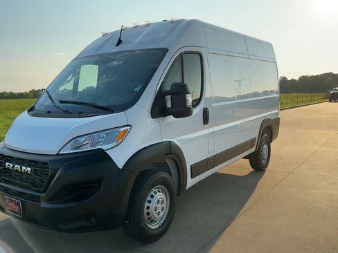 Used 2025 RAM ProMaster 2500 image 3