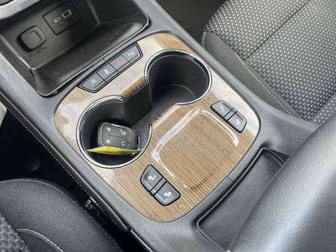 Used 2020 GMC Acadia SLE w/ Driver Convenience Package image 12