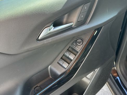 Used 2025 Chevrolet Equinox LT w/ Convenience Package II image 13