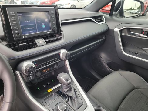 Certified 2022 Toyota RAV4 SE image 22