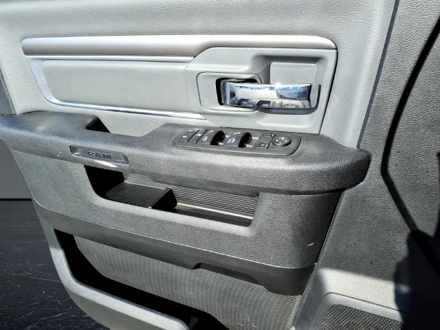 Used 2024 RAM 1500 Classic SLT AWD/4WD image 10