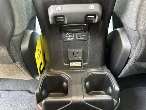 Used 2025 Jeep Wrangler Unlimited Rubicon AWD/4WD image 23