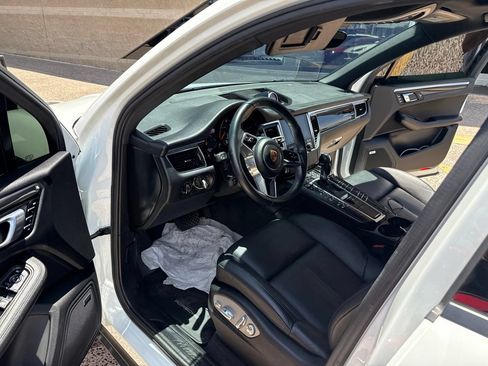 Used 2018 Porsche Macan AWD/4WD image 6