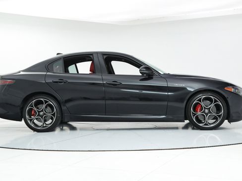 New 2025 Alfa Romeo Giulia w/ Veloce Package Rwd image 6