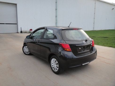 Used 2015 Toyota Yaris L image 15