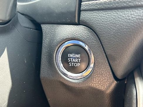 Used 2025 Toyota RAV4 XLE AWD/4WD image 27