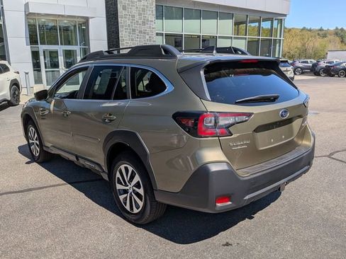 Used 2024 Subaru Outback Premium AWD/4WD image 5