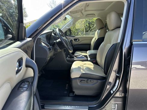 Used 2023 INFINITI QX80 Premium Select w/ Cargo Package AWD/4WD image 2