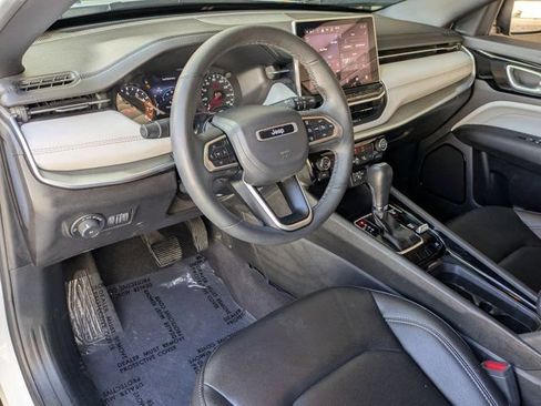 Used 2025 Jeep Compass Limited AWD/4WD image 14